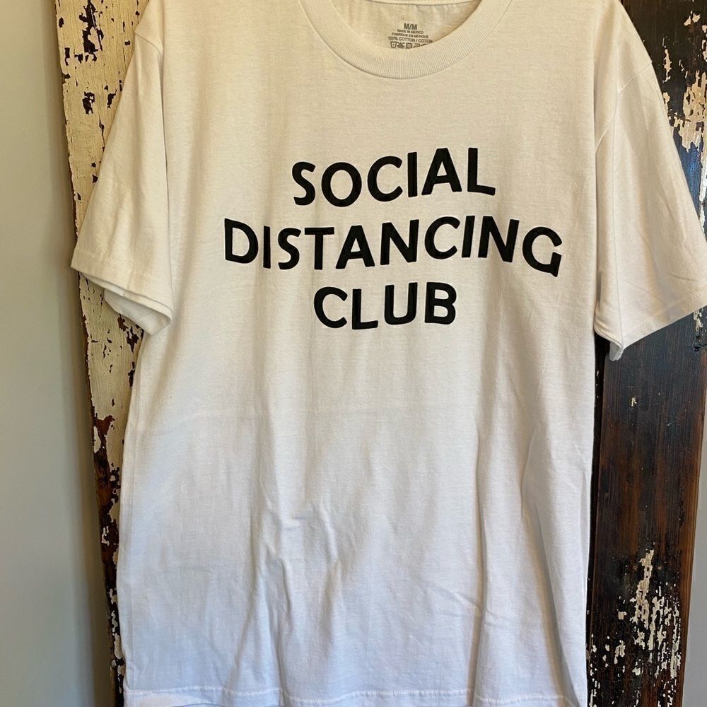 NWOT Social Distancing Club T-shirt. Size M.